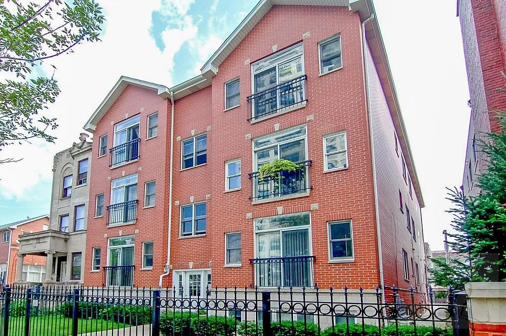 3 bed, 2.0 bath, 1600 sqft, $4,100 — Photo 1