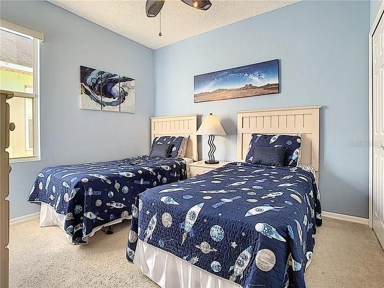 256 Sigmund Loop — Photo 15