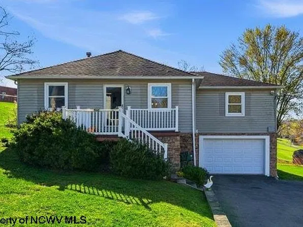 15 Garnet Ln, Fairmont, WV 26554