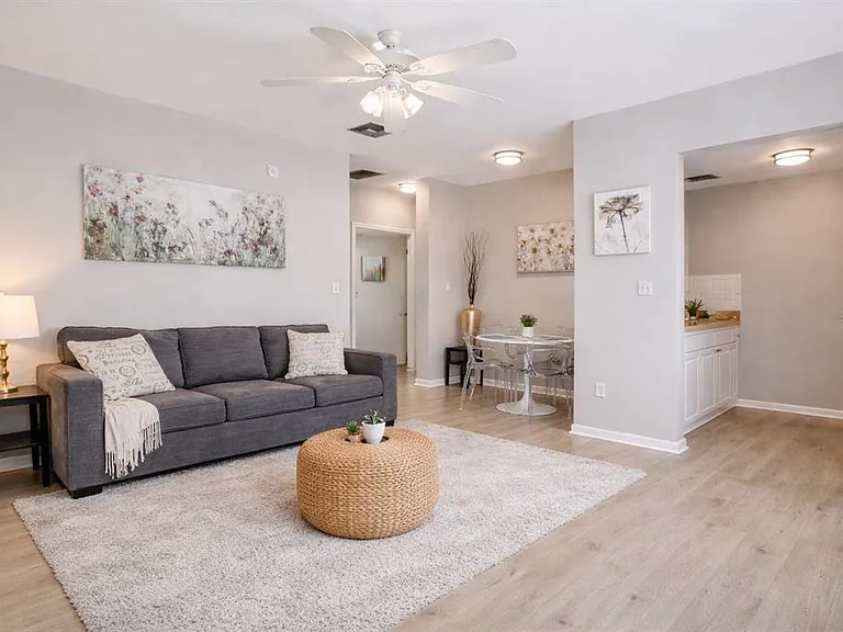 501 S Magnolia Ave #4 — Photo 2
