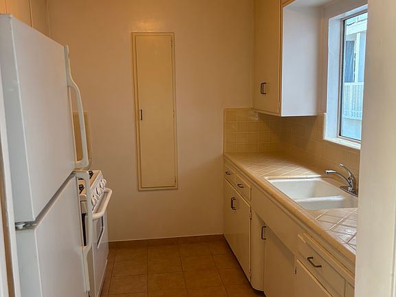 4th image of 4492-4502 Illinois St #4492-D
