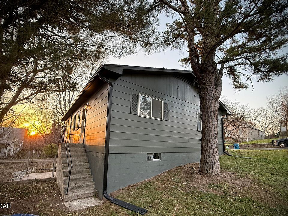 1st image of 204 Rockhill Rd