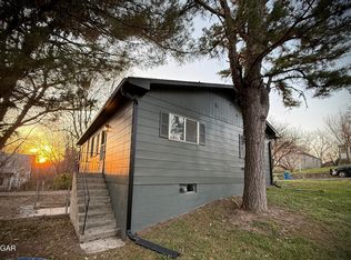 204 Rockhill Rd, Neosho, MO 64850