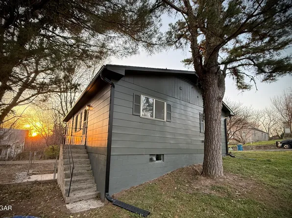 204 Rockhill Rd, Neosho, MO 64850