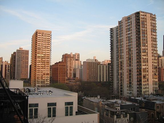 2nd image of 1429 N Wells St APT 703
