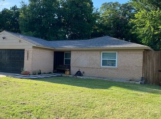 2135 Brookshire St, Arlington, TX 76010