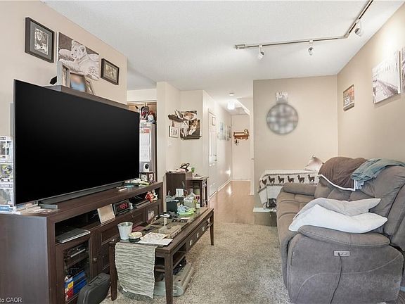 5th image of 565 Rymal Rd E #2