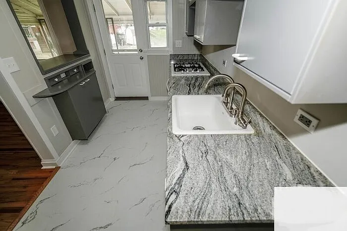 3 bed, 1.0 bath, $2,200 — Photo 3