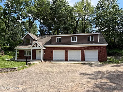 13 Martha Blvd Photo 1