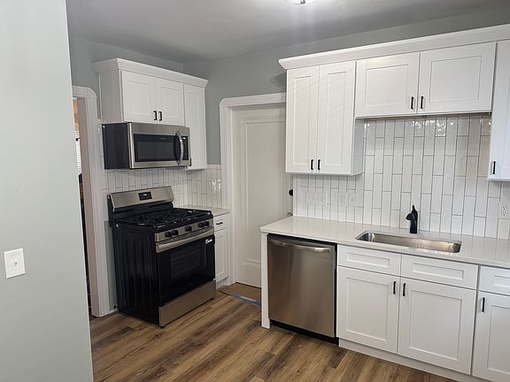 2nd image of 2258 Northland Ave #Up