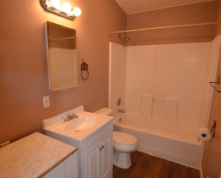 429 Front St — Photo 8
