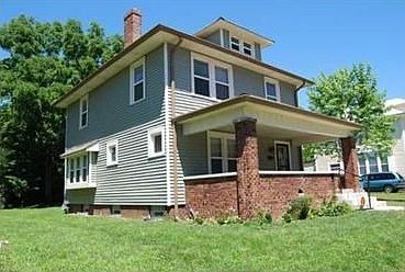 5th image of 3132 N Kenwood Ave
