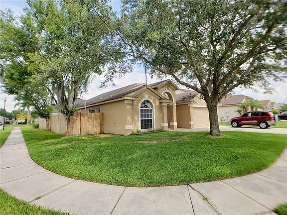 2nd image of 803 Lilac Trace Ln