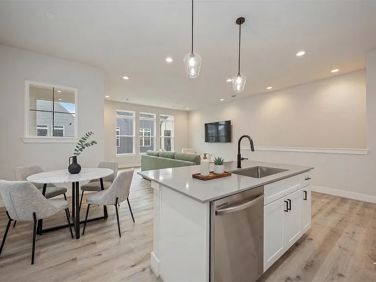 6110 De Campo St — Photo 3