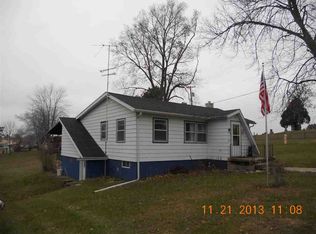104 S East St, Poynette, WI 53955