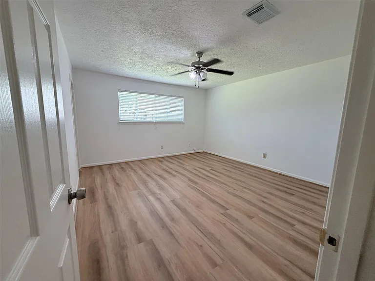 12214 Corona Ln — Photo 21