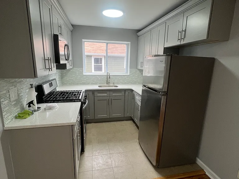 S 14th Ave — Photo 1