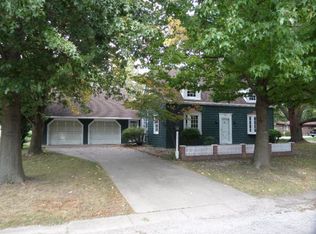 106 W Louis St, Sullivan, IL 61951