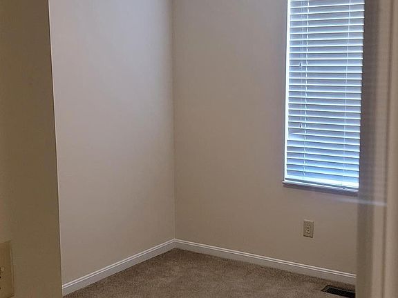 4th image of 601 Berlander Dr