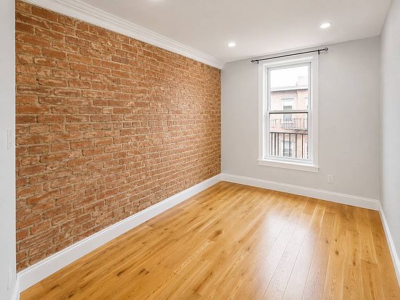 3rd image of 1099 Jefferson Ave #3
