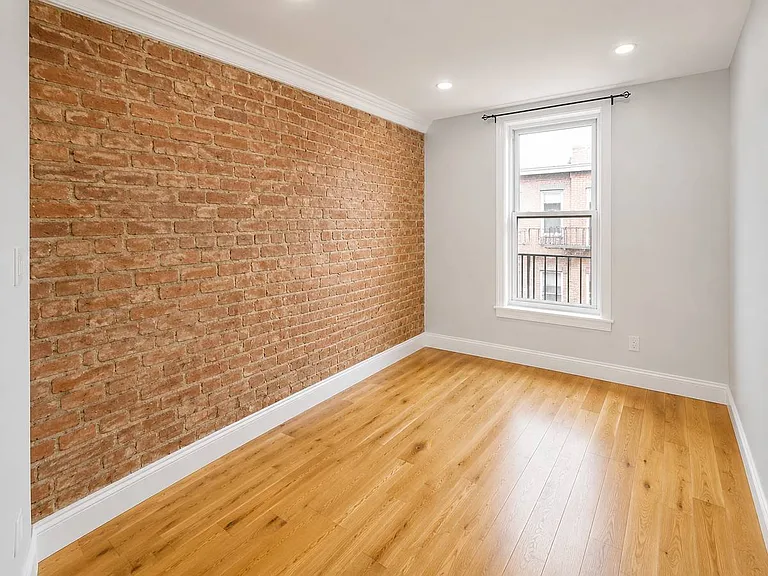 1099 Jefferson Ave #3 — Photo 3
