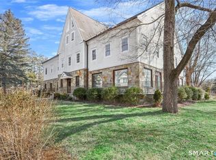 2 Hollyhock Rd #7, Wilton, CT 06897