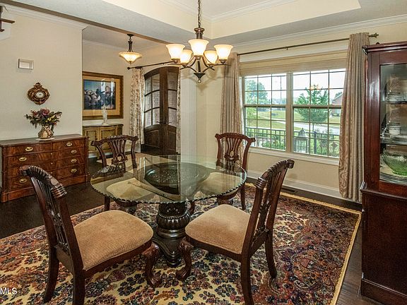 3rd image of 303 Cashmere Ln
