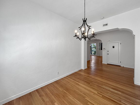 5th image of 1220 N La Cienega Blvd APT F2