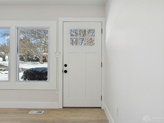 4th image of 4059 Fleetwood Dr