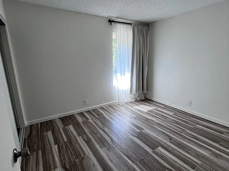 1426 Sunflower Cir N — Photo 8