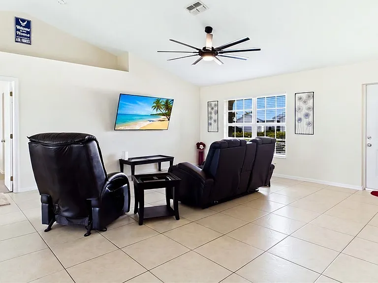 1728 NW 18th St — Photo 9