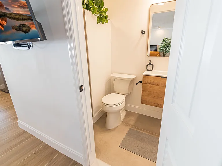 101 E Palmetto St #B — Photo 6