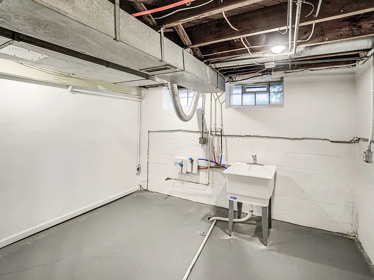 217 Grand Blvd — Photo 25