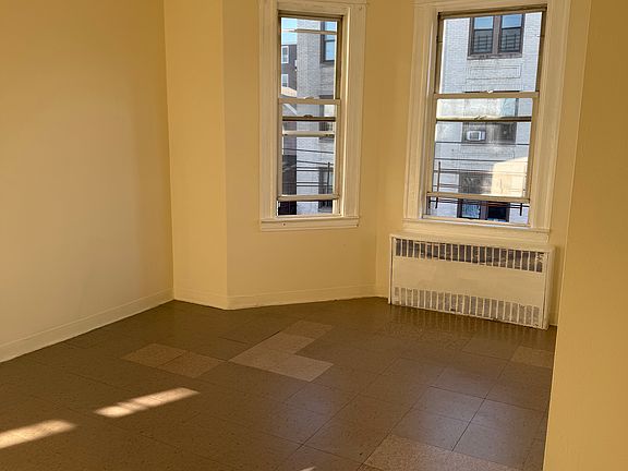 3rd image of 41 Cliff St APT 4L