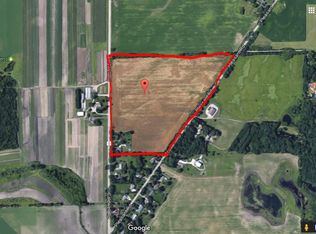 7505 Pleasant Rd, Waterford, WI 53185