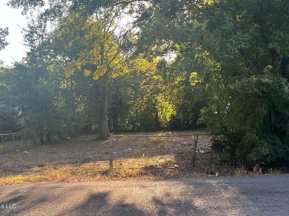 1st image of 522 2nd St