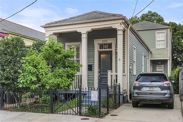 3213 Annunciation St — Photo 1