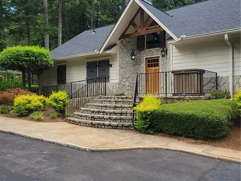 63 Middleton Ct SE — Photo 2