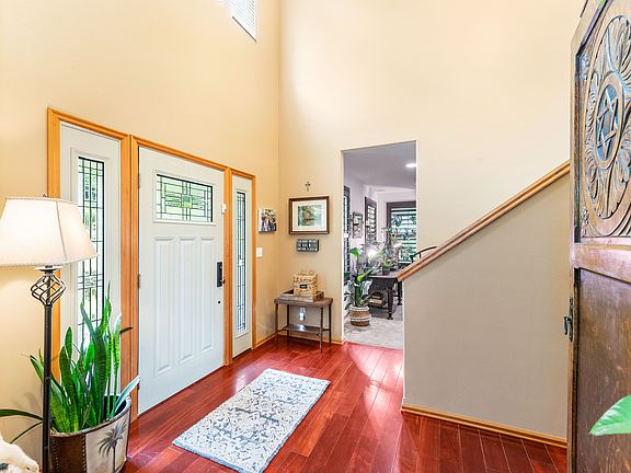 3rd image of 34059 Bridge View Dr NE