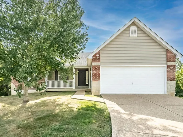 369 Pearson Ct, Saint Charles, MO 63304
