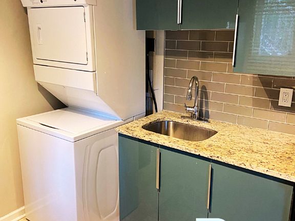 3rd image of 195 Randolph St NE APT 15