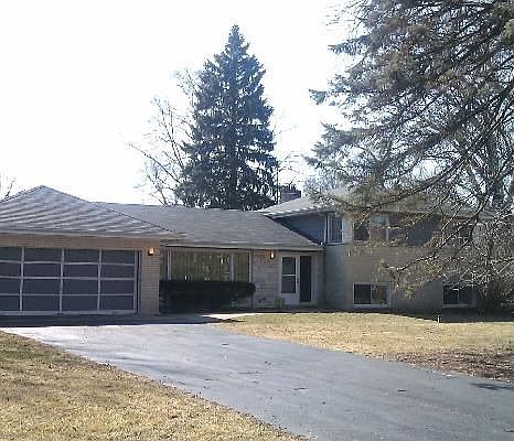 1st image of 209 E Clarendon St