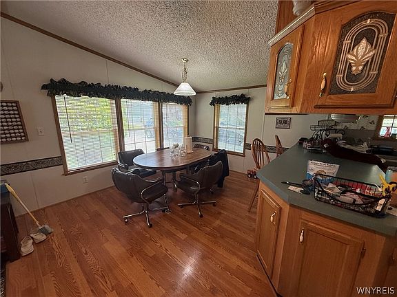 4th image of 35 Beechwood Blvd