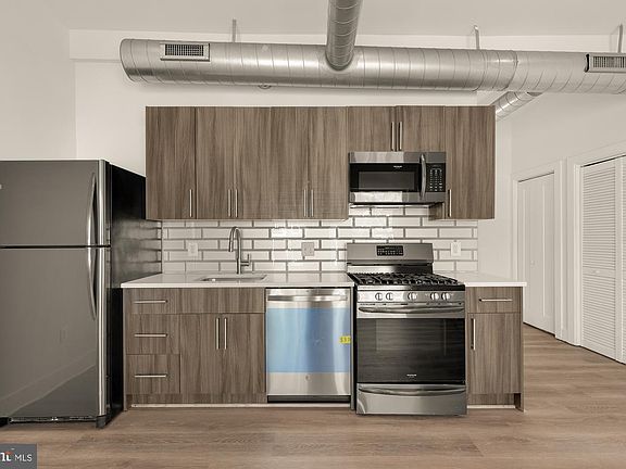 4th image of 1605 F St NE APT 3