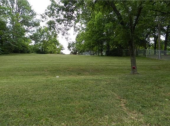 2nd image of 2608 Lishwood Dr
