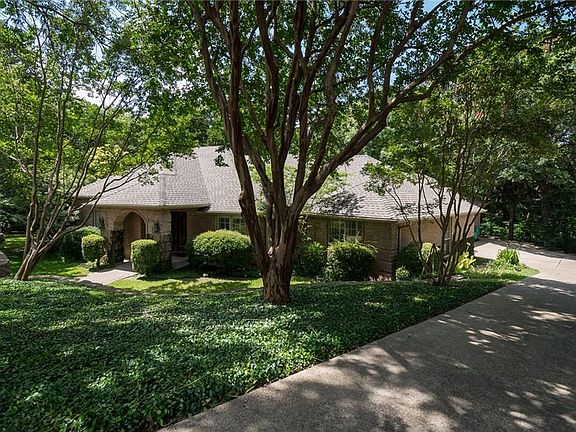 4th image of 803 Laurel Hills Ct