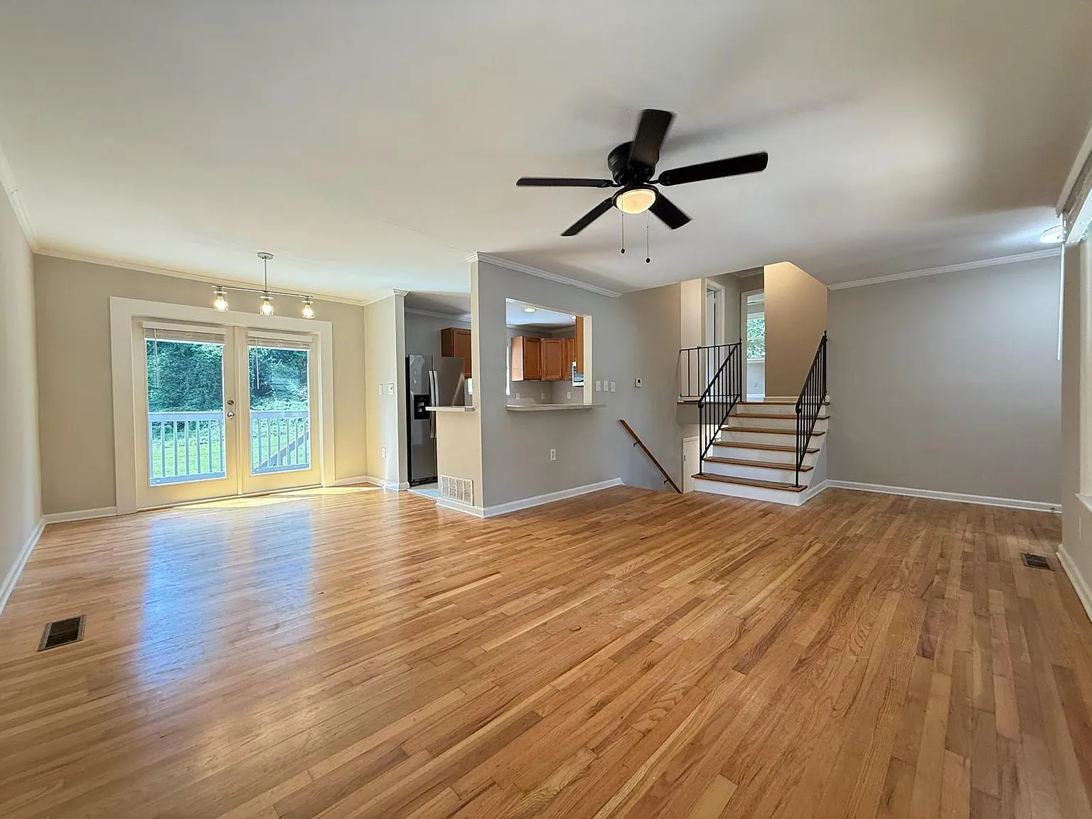 4 bed, 1538 sqft, $2,500 — Photo 2