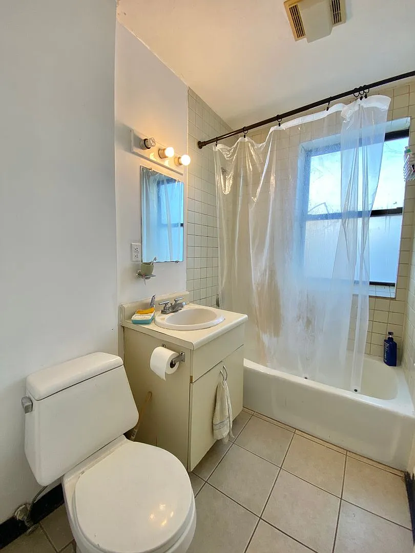 Allston 2 Bed | Modern Kitchen | Hardwood Floors | No Broker Fee — Photo 4