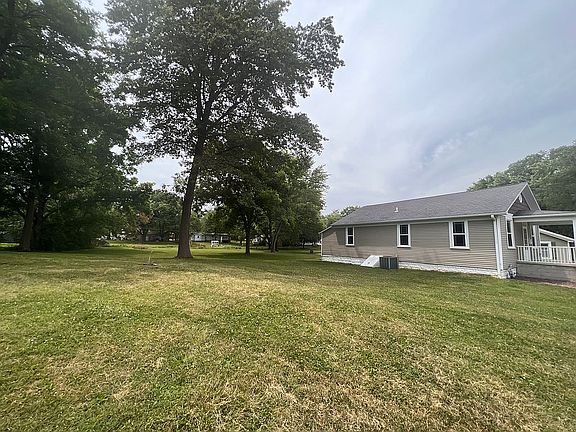 4th image of 953 S Kaskaskia St