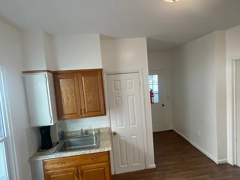 1007 Strong St #1 — Photo 2